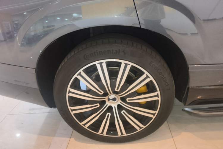 Used Denza N9 2025 Flagship Model Right Rear Wheel Hub