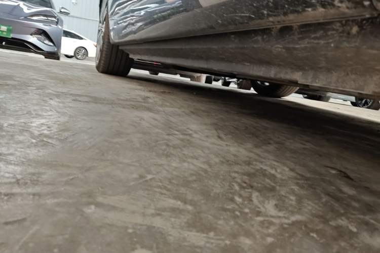 Used Denza N9 2025 Prestige Version Right Side Sill