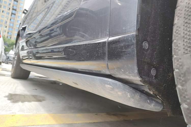 Used Denza N9 2025 Flagship Model Right Side Sill