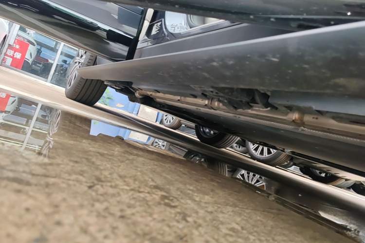 Used Denza N9 2025 Flagship Model Right Side Sill