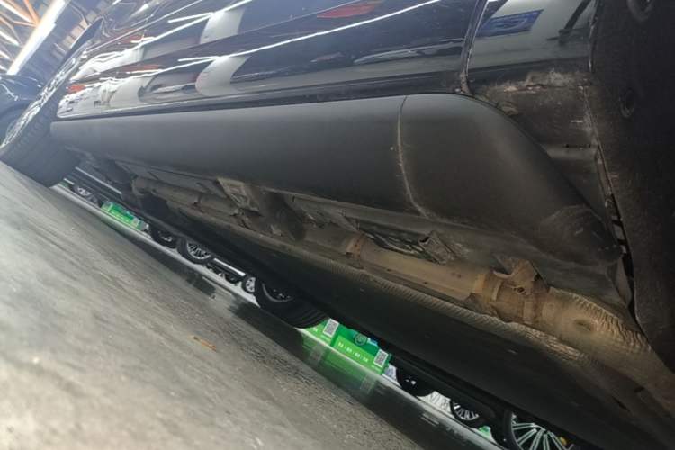 Used Denza N9 2025 Flagship Model Right Side Sill