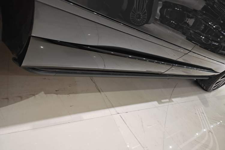 Used Denza N9 2025 Flagship Model Right Side Sill