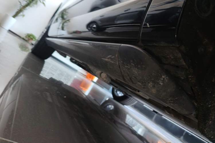 Used Denza N9 2025 Flagship Model Right Side Sill