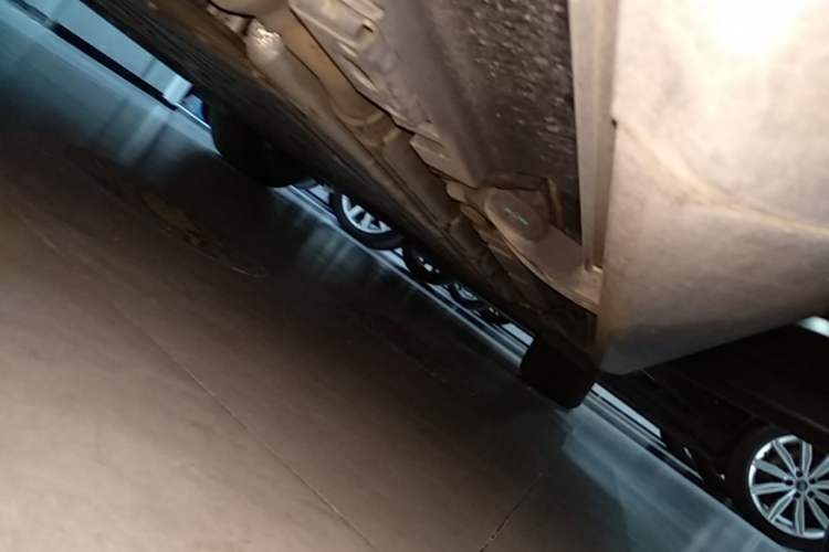 Used Denza N9 2025 Flagship Model Right Side Sill