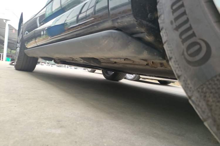 Used Denza N9 2025 Flagship Model Right Side Sill