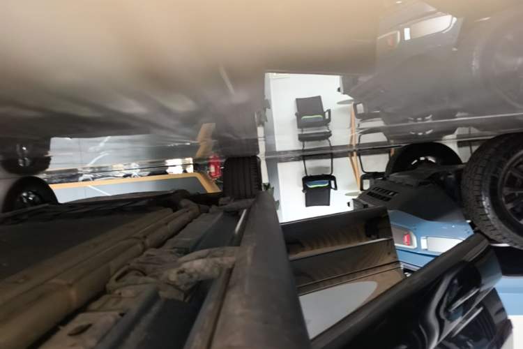 Used Denza N9 2025 Flagship Model Right Side Sill