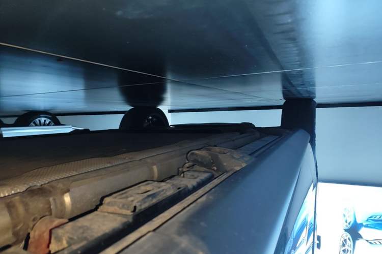 Used Denza N9 2025 Flagship Model Right Side Sill