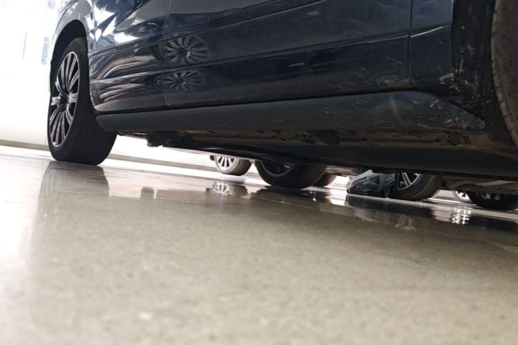 Used Denza N9 2025 Flagship Model Right Side Sill