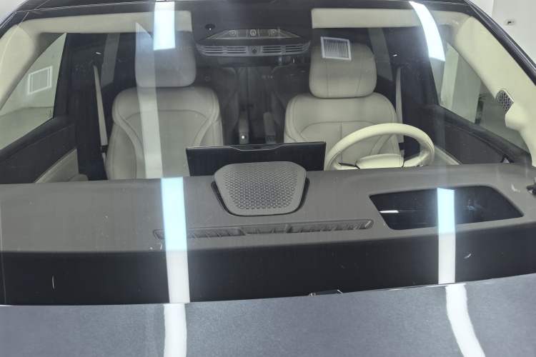 Used Denza N9 2025 Flagship Model Roof