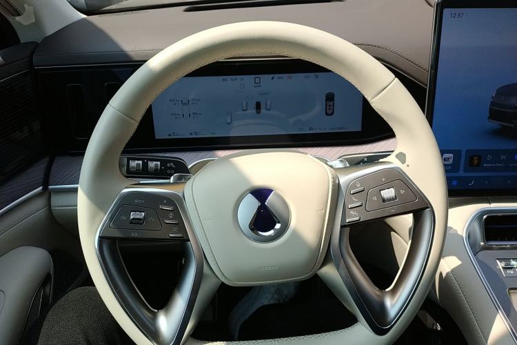 Used Denza N9 2025 Flagship Model Steering Wheel