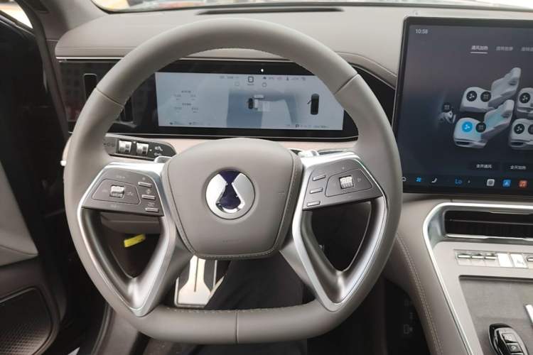 Used Denza N9 2025 Flagship Model Steering Wheel