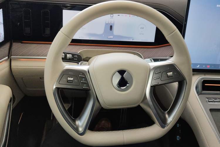 Used Denza N9 2025 Flagship Model Steering Wheel