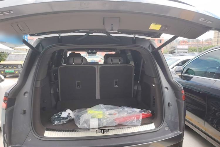 Used Denza N9 2025 Flagship Model Trunk