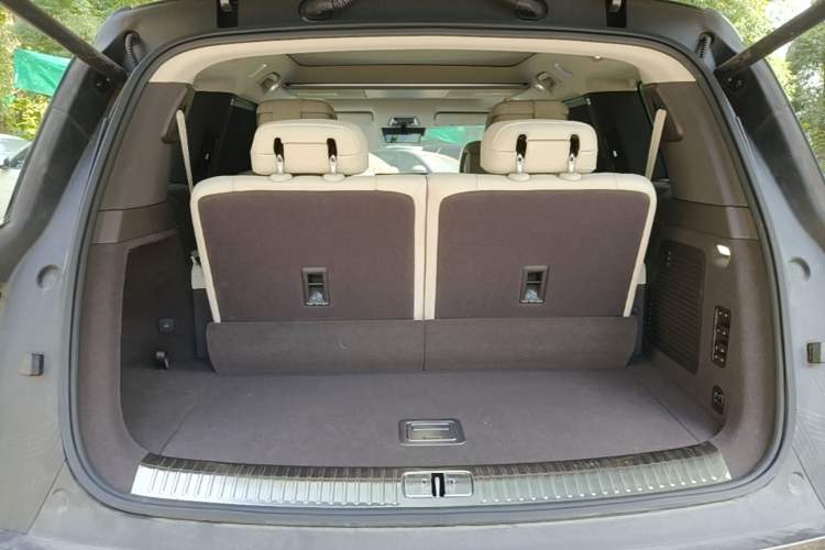 Used Denza N9 2025 Flagship Model Trunk