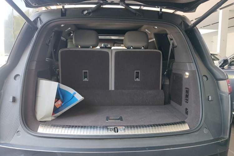 Used Denza N9 2025 Flagship Model Trunk