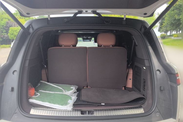 Used Denza N9 2025 Flagship Model Trunk