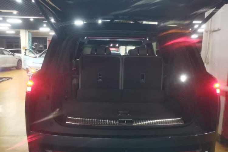 Used Denza N9 2025 Flagship Model Trunk