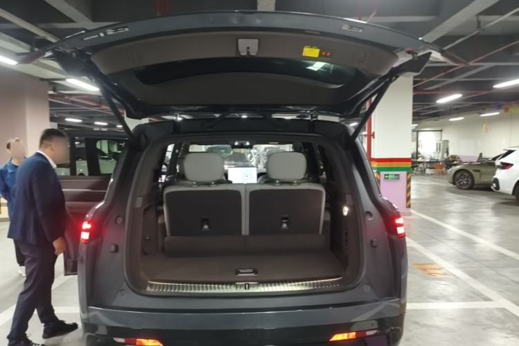 Used Denza N9 2025 Flagship Model Trunk