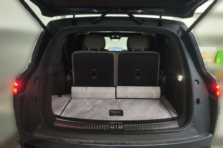 Used Denza N9 2025 Flagship Model Trunk
