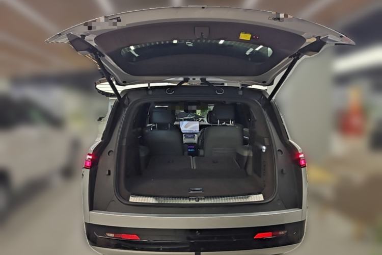 Used Denza N9 2025 Flagship Model Trunk