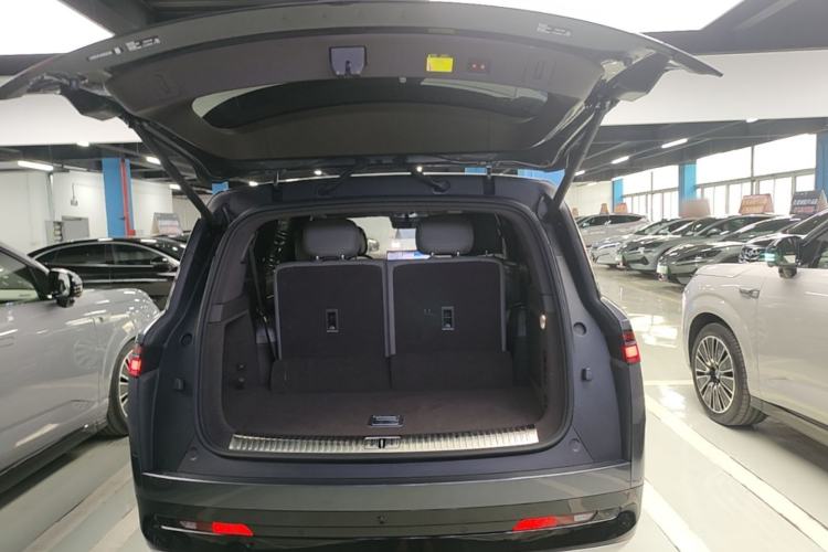 Used Denza N9 2025 Prestige Version Trunk