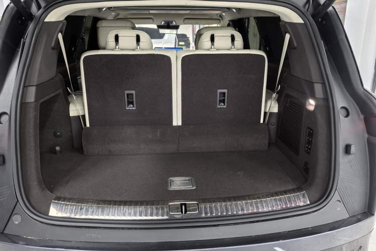 Used Denza N9 2025 Flagship Model Trunk