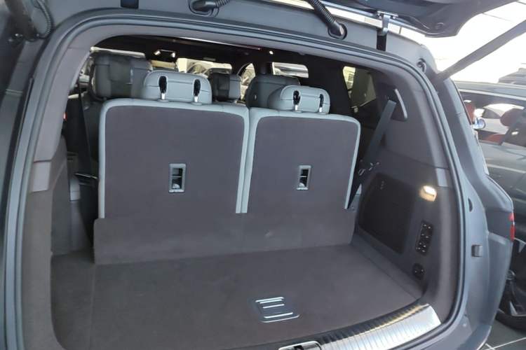 Used Denza N9 2025 Flagship Model Trunk