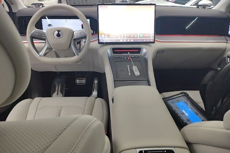 Used Denza N9 2025 Flagship Model Center Console