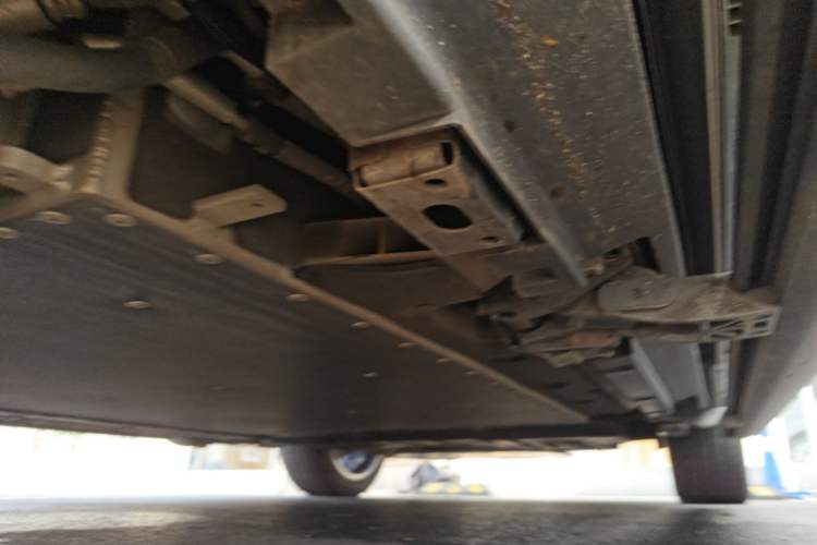 Used Denza N9 2025 Flagship Model Chassis Front Left