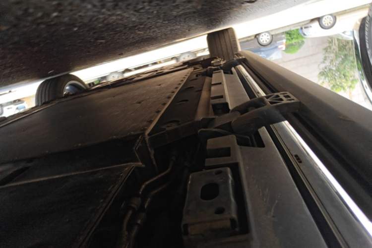 Used Denza N9 2025 Flagship Model Chassis Rear Left