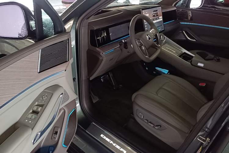 Used Denza N9 2025 Flagship Model Driver Seat