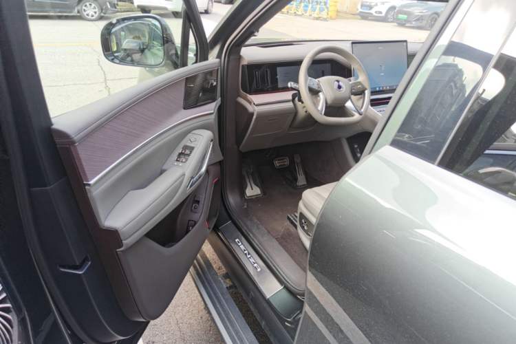 Used Denza N9 2025 Flagship Model Driver Seat