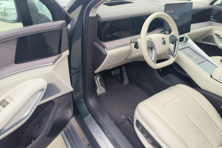 Used Denza N9 2025 Flagship Model Driver Seat