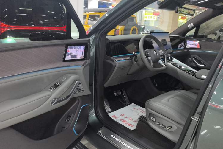 Used Denza N9 2025 Flagship Model Driver Seat
