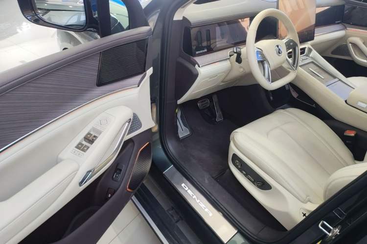 Used Denza N9 2025 Flagship Model Driver Seat