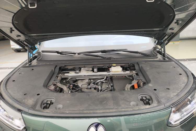 Used Denza N9 2025 Flagship Model Engine Bay