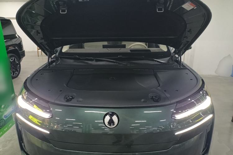 Used Denza N9 2025 Flagship Model Engine Bay