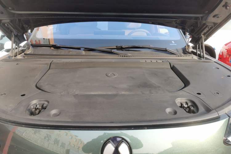 Used Denza N9 2025 Prestige Version Engine Bay