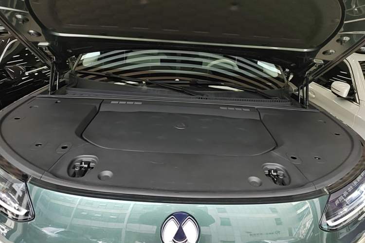 Used Denza N9 2025 Flagship Model Engine Bay