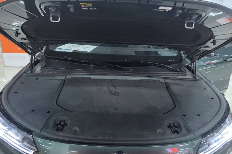 Used Denza N9 2025 Flagship Model Engine Bay