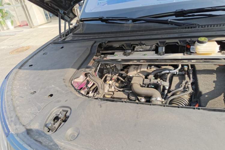 Used Denza N9 2025 Flagship Model Engine Bay Right