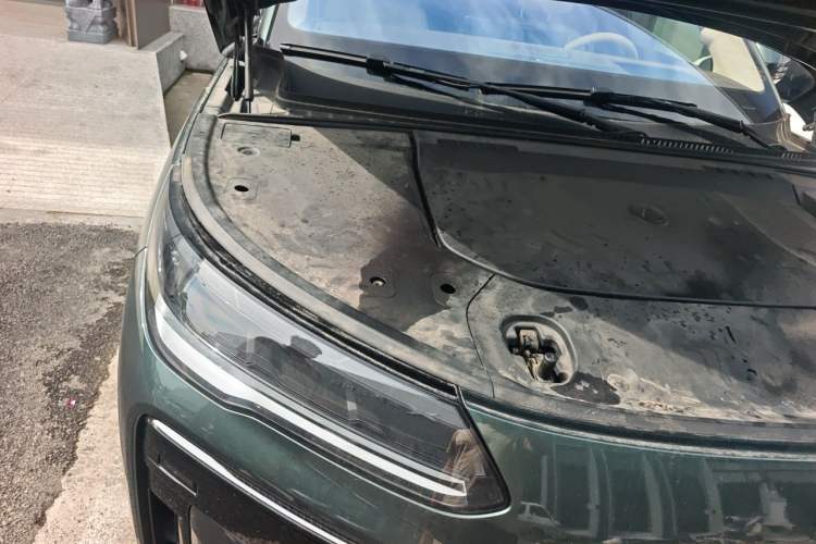 Used Denza N9 2025 Flagship Model Engine Bay Right