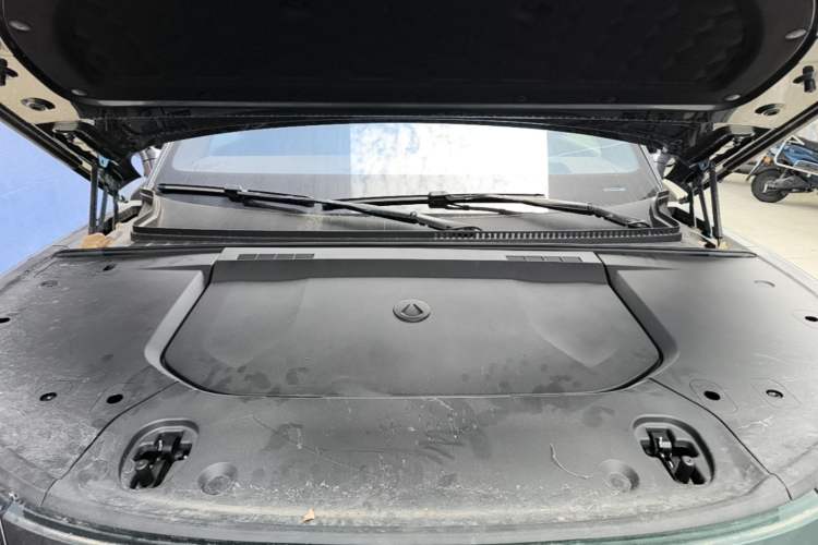 Used Denza N9 2025 Flagship Model Engine Bay