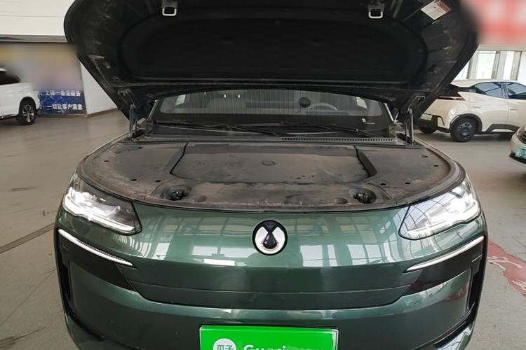 Used Denza N9 2025 Prestige Version Engine Bay