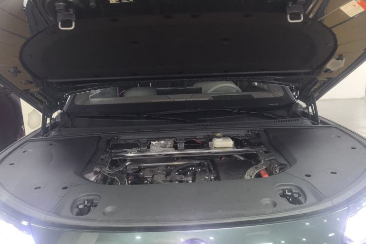 Used Denza N9 2025 Flagship Model Engine Bay