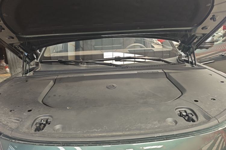 Used Denza N9 2025 Flagship Model Engine Bay