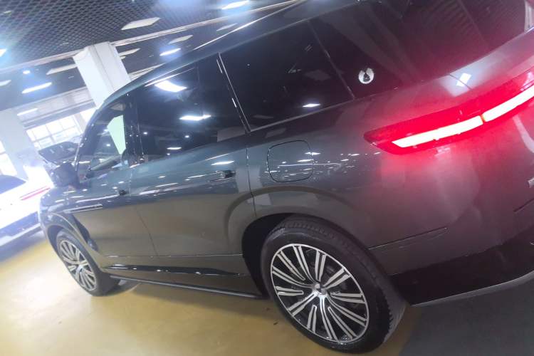 Used Denza N9 2025 Flagship Model Exterior 3