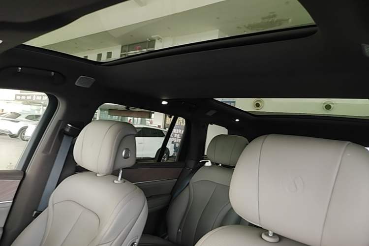 Used Denza N9 2025 Prestige Version Headliner