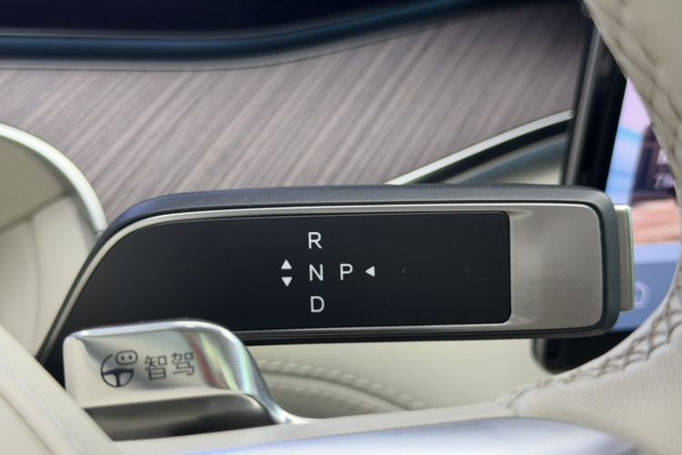 Used Denza N9 2025 Flagship Model Interior 10
