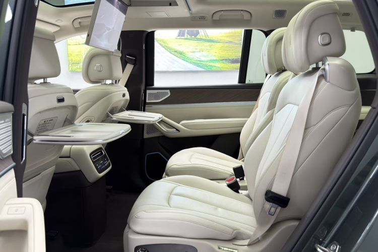 Used Denza N9 2025 Flagship Model Interior 2